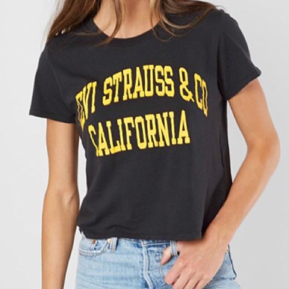 Levi's Tops - Levi’s tee